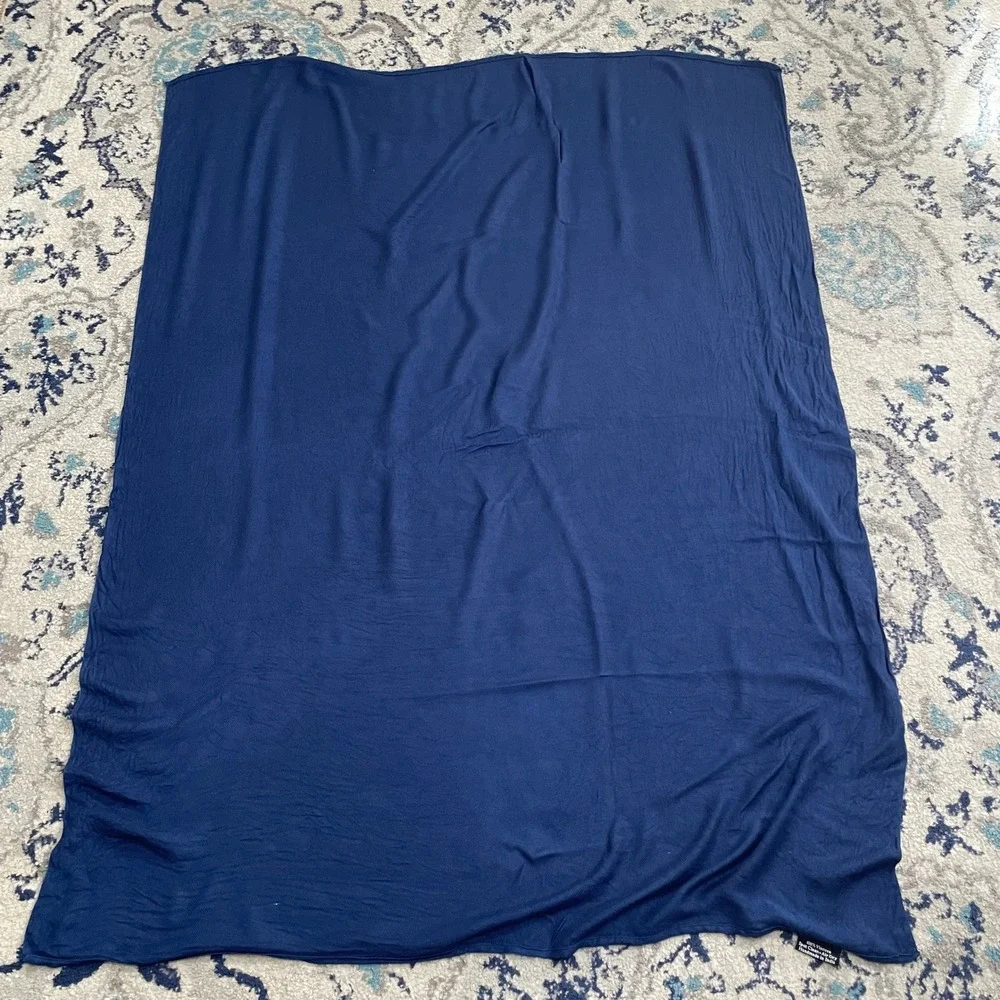 Brookstone Throw Blanket Unisex OS Navy Blue Excellent Handmade Viscose Woven